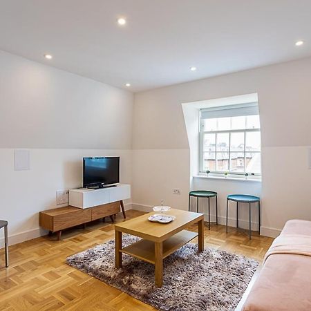 Modern And Stylish Apartment In West Kensington Londyn Zewnętrze zdjęcie