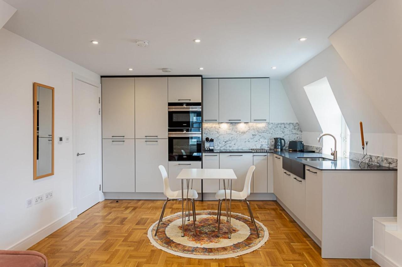 Modern And Stylish Apartment In West Kensington Londyn Zewnętrze zdjęcie
