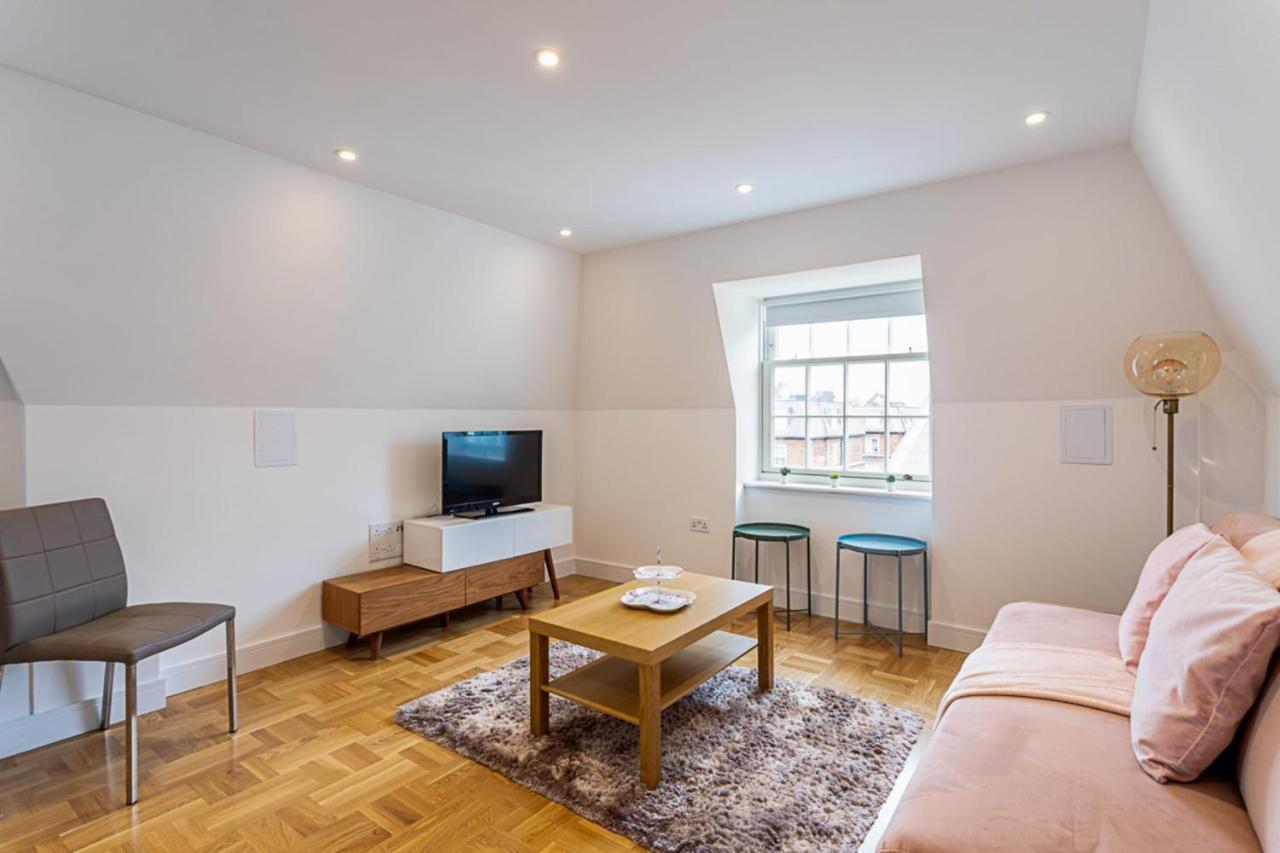 Modern And Stylish Apartment In West Kensington Londyn Zewnętrze zdjęcie