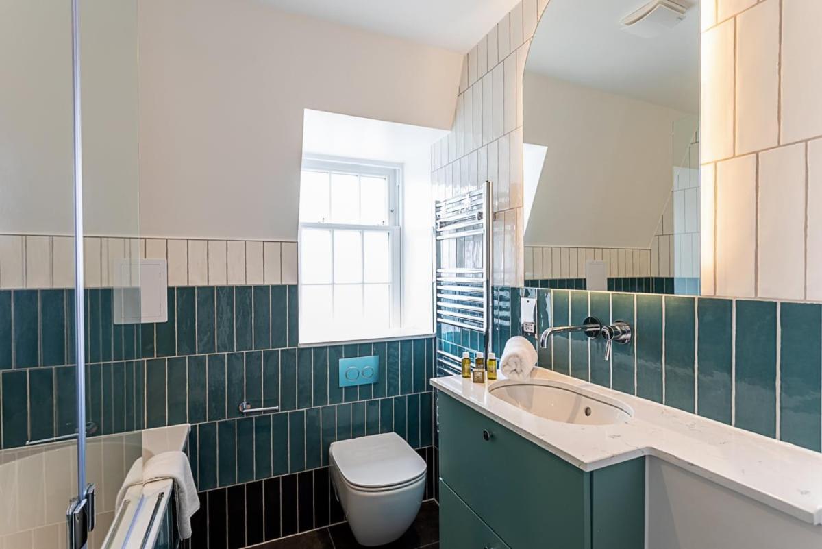 Modern And Stylish Apartment In West Kensington Londyn Zewnętrze zdjęcie