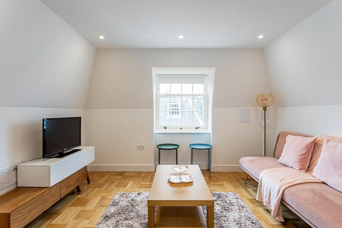 Modern And Stylish Apartment In West Kensington Londyn Zewnętrze zdjęcie